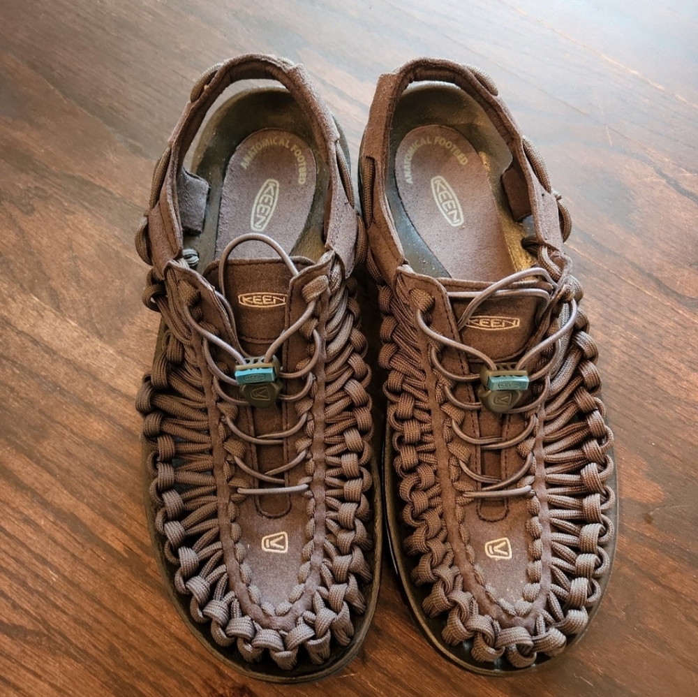 MENS KEEN UNEEK SIZE 10